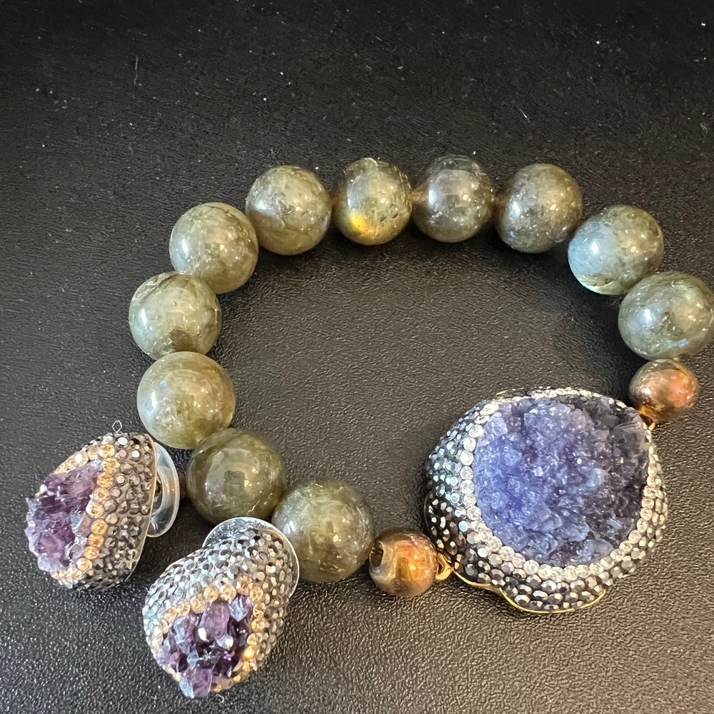Several pieces of jewellery - $60 each